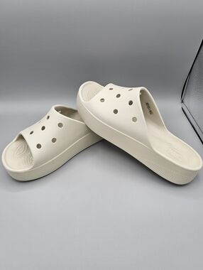 Crocs Classic Slides Women Sz 9 Bone Ivory Slip On Water Shoes Sandals